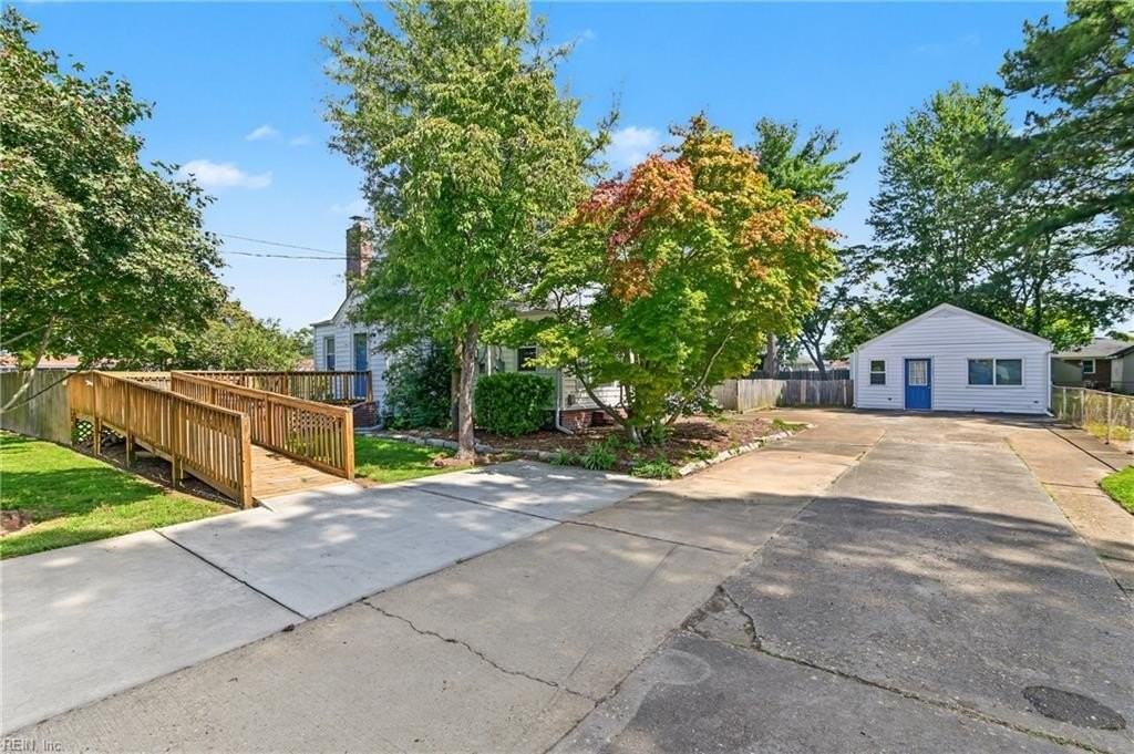 1104 Hazel Ave - Photo 3 of 48