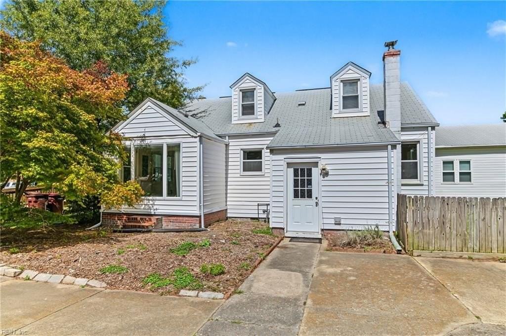 1104 Hazel Ave - Photo 4 of 48