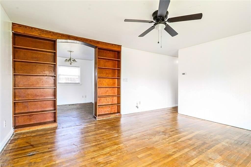 301 Dover Rd - Photo 2 of 9