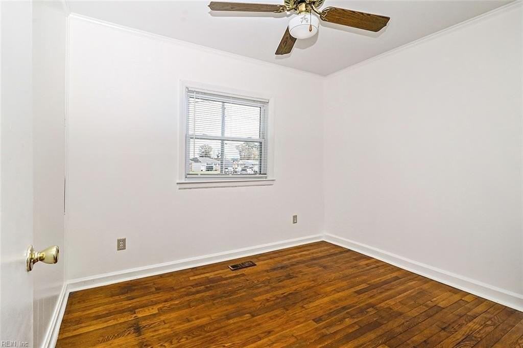 301 Dover Rd - Photo 6 of 9