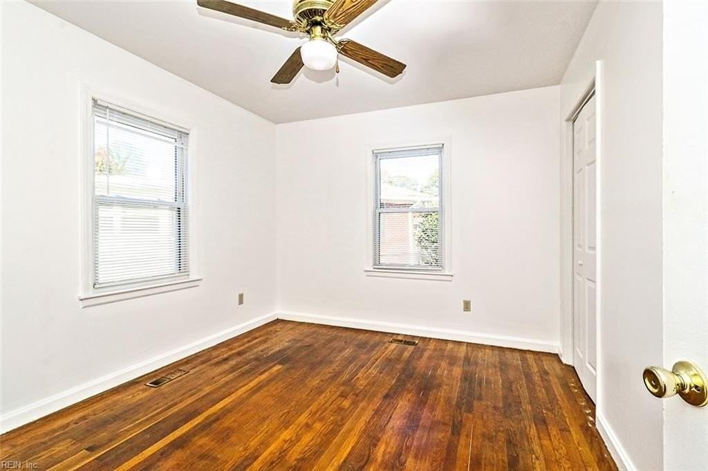 301 Dover Rd - Photo 7 of 9