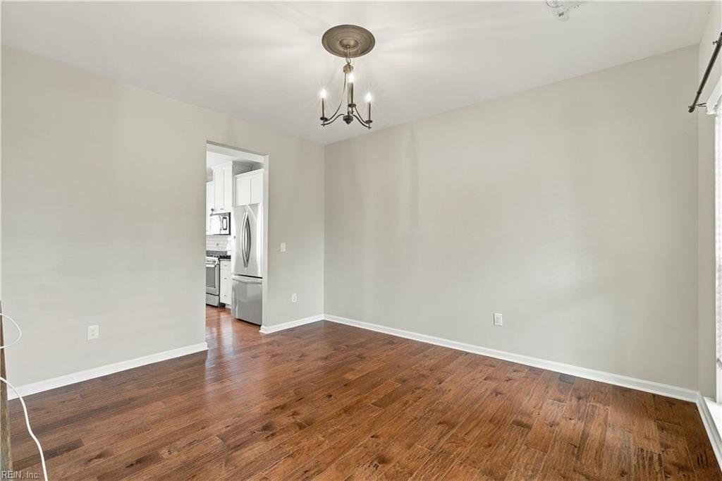 223 Oak Hill Ln - Photo 5 of 40