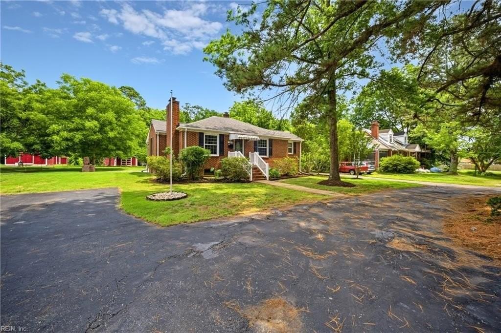 568 Yorktown Rd - Photo 2 of 23