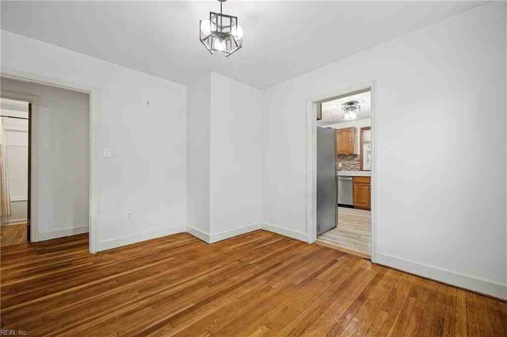 568 Yorktown Rd - Photo 7 of 23