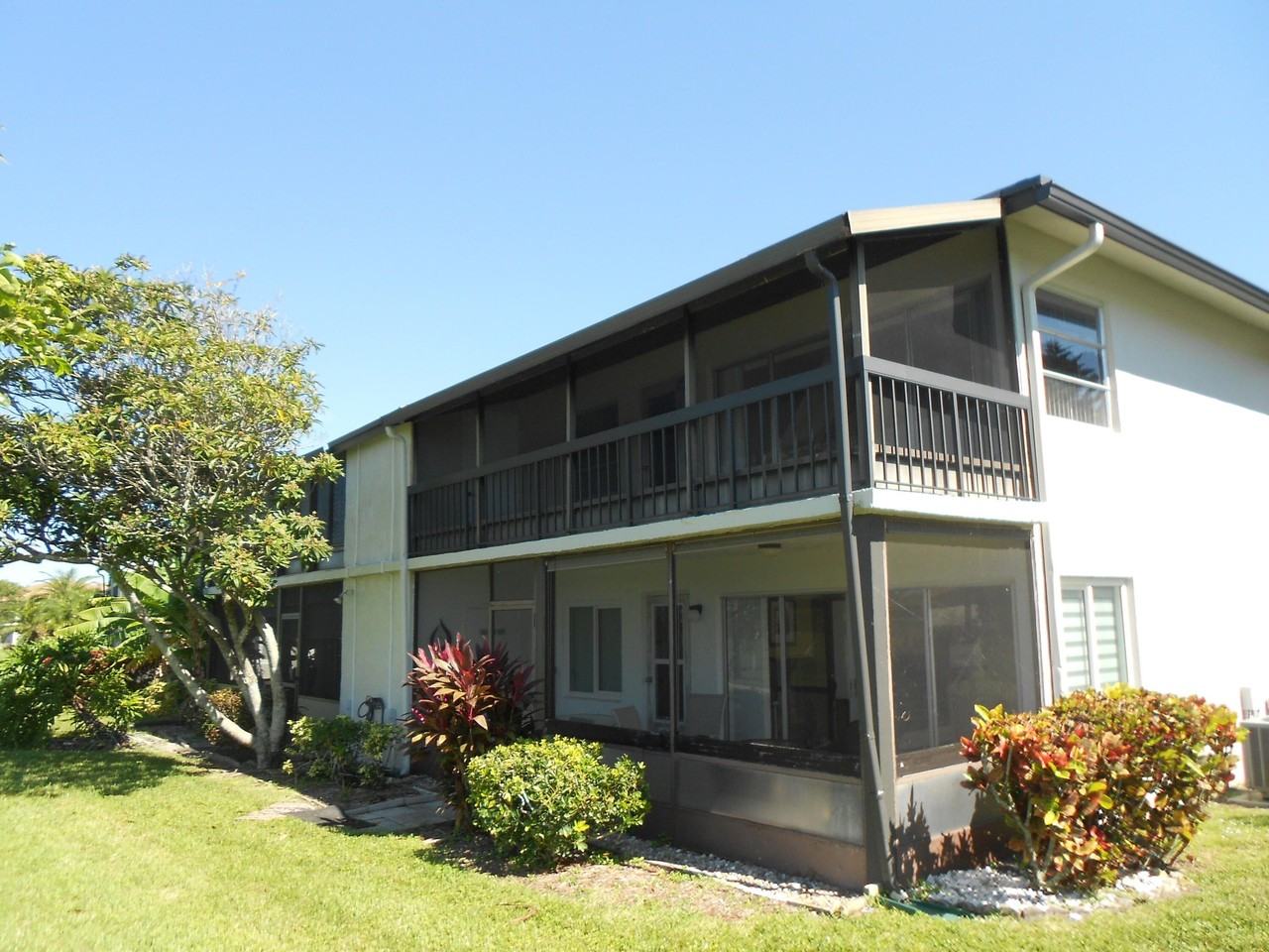 13809 Royal Palm Ct - Photo 2 of 21