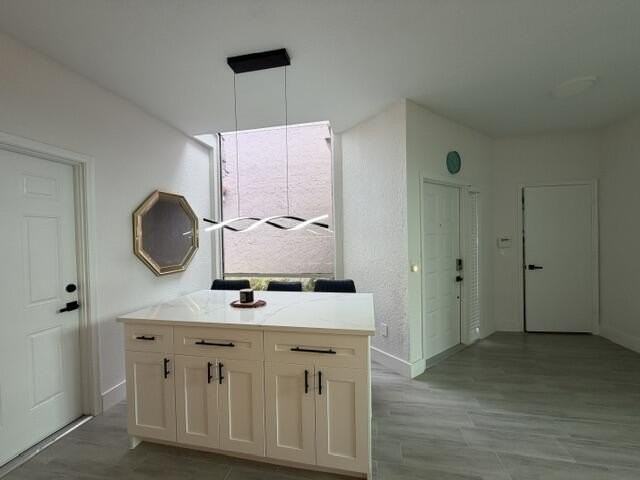 10452 Lake Vista Cir - Photo 5 of 32