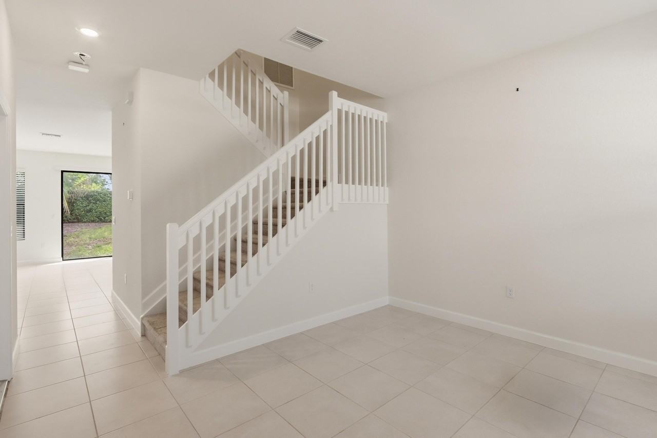 10021 W Villa Cir - Photo 5 of 25