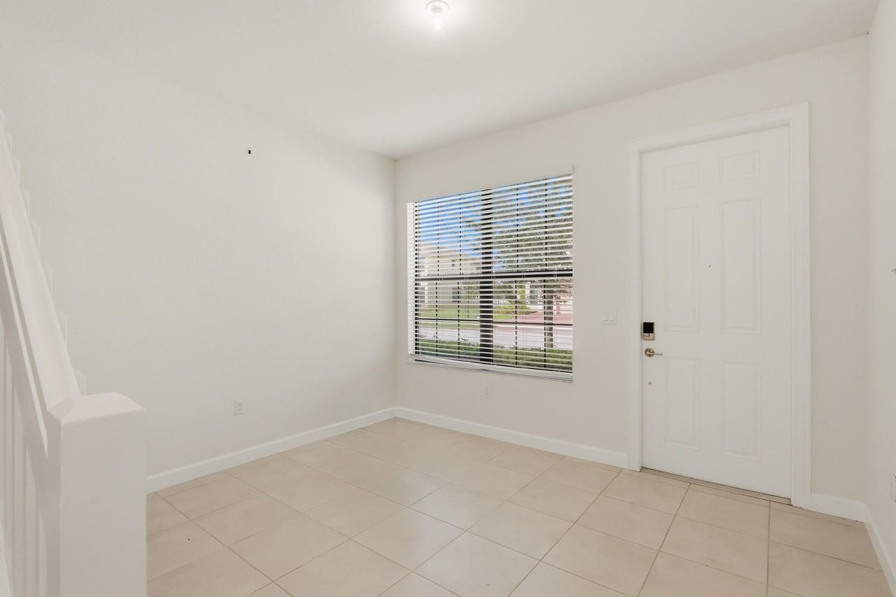 10021 W Villa Cir - Photo 6 of 25