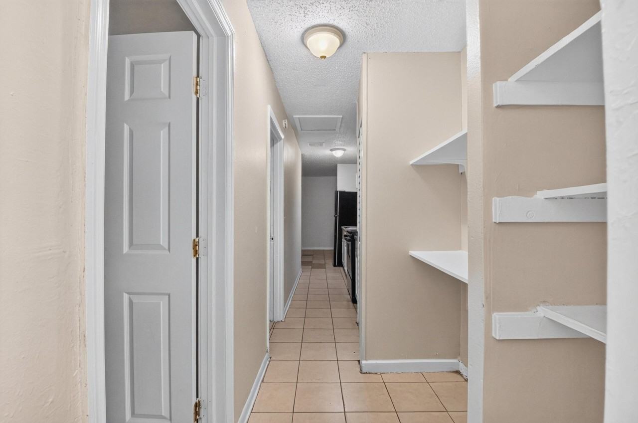 633 10th St #2 - Photo 6 of 11