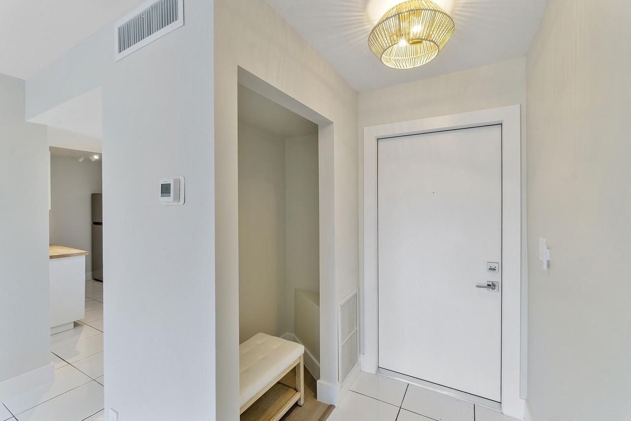 689 Ne 6th Ct - Photo 4 of 17