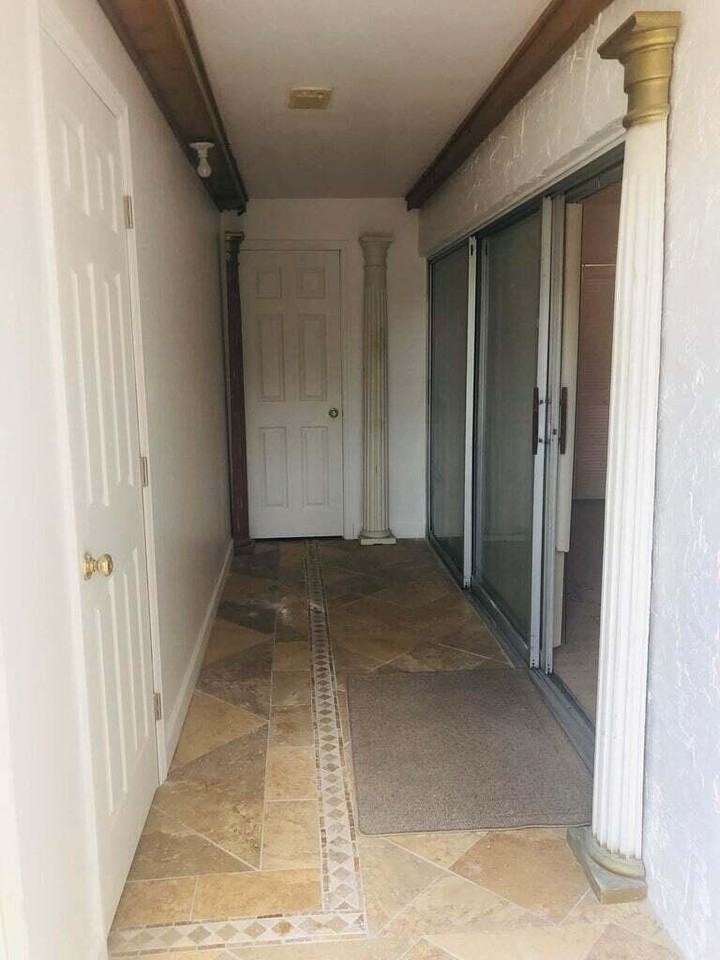 301 Ocean Dr - Photo 2 of 16