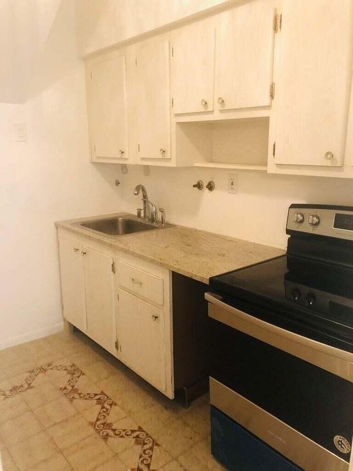 301 Ocean Dr - Photo 6 of 16
