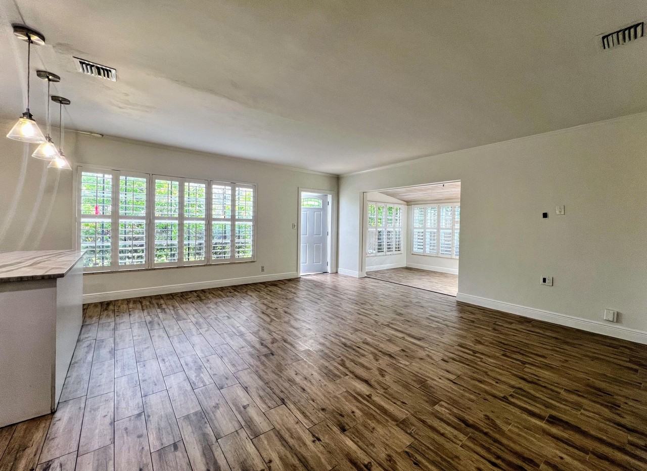 1730 Ne 17th St - Photo 5 of 37