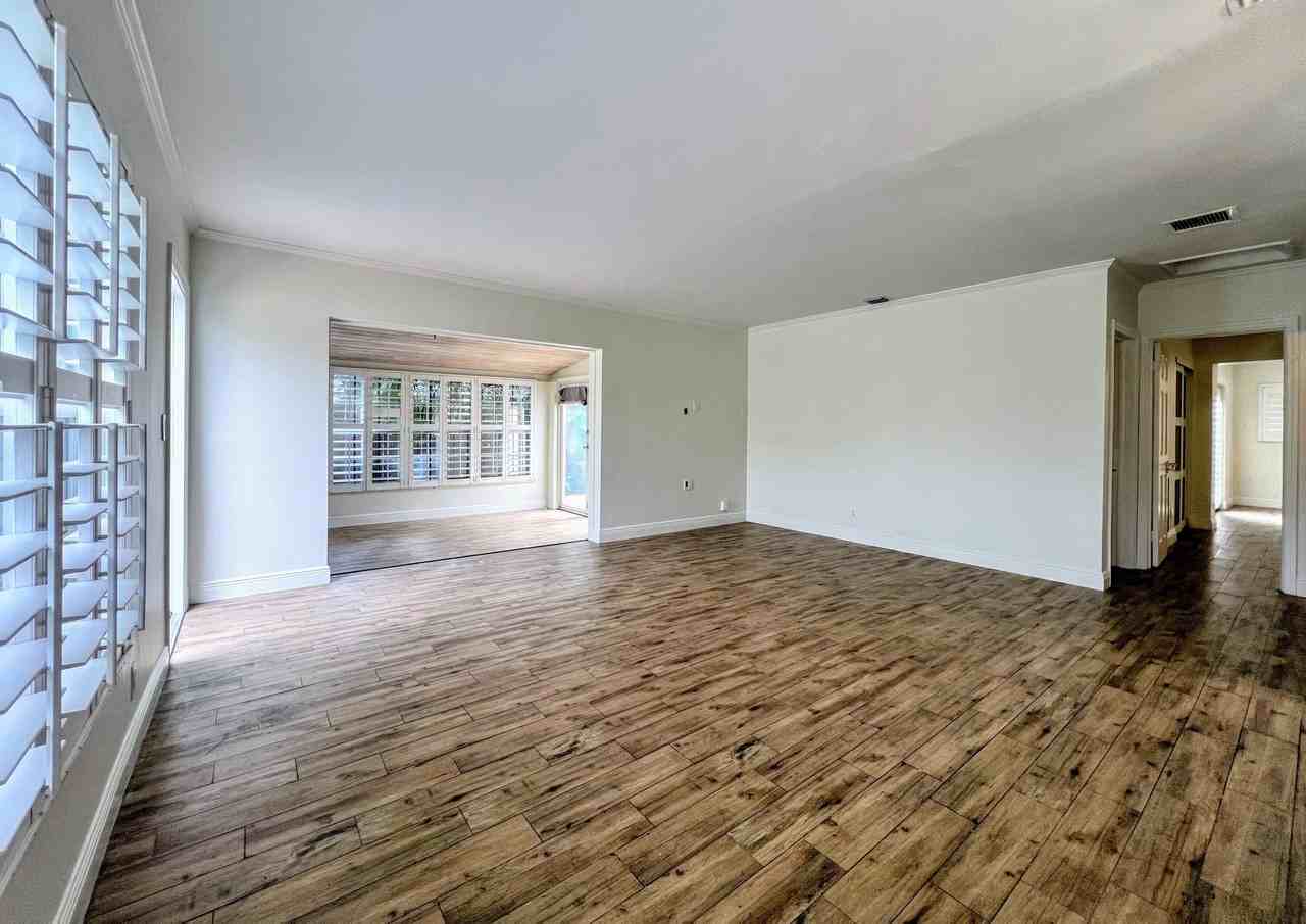 1730 Ne 17th St - Photo 6 of 37