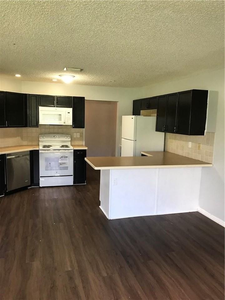 7721 Stone Harbour Dr #4 - Photo 7 of 26