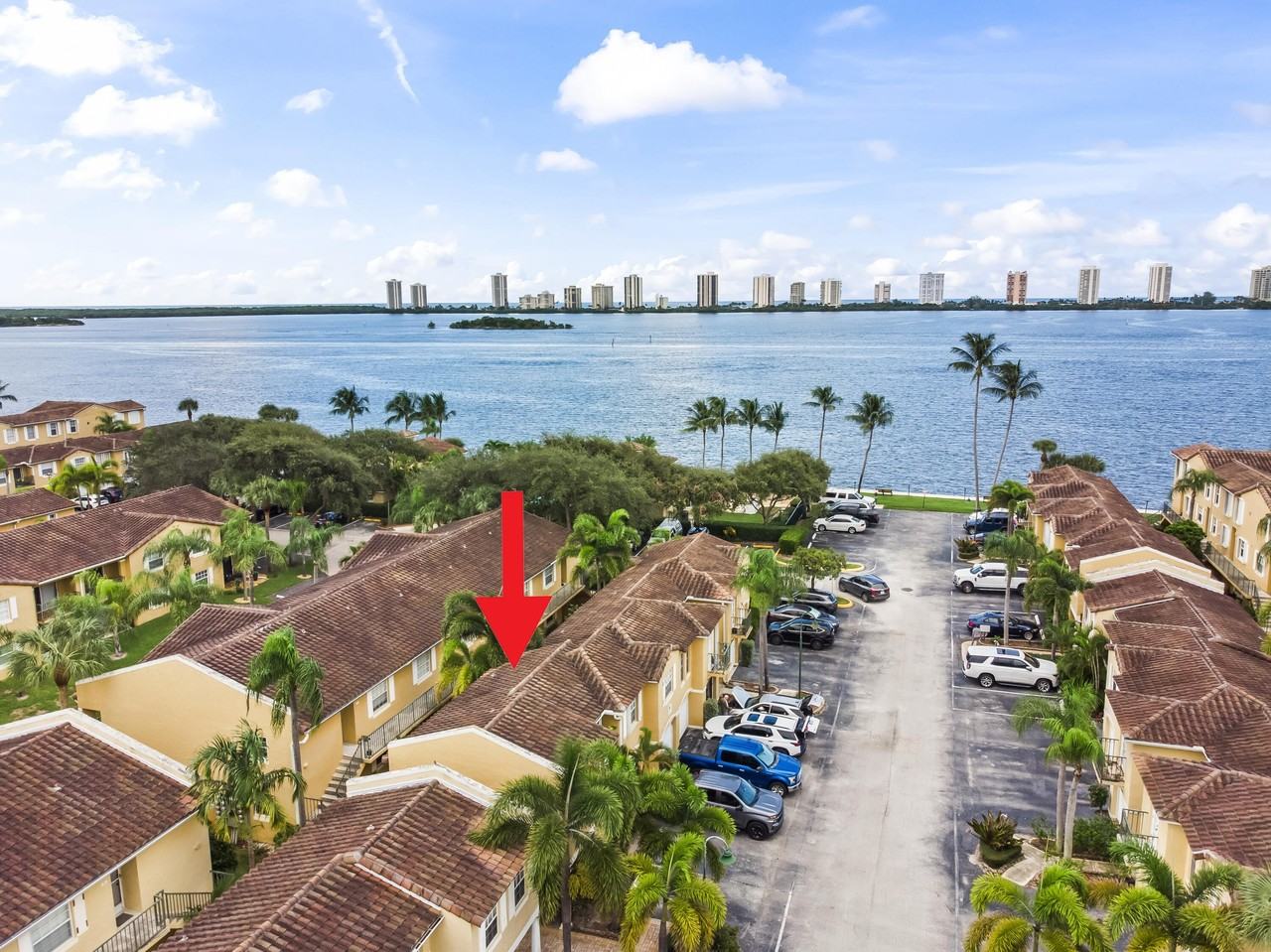 1045 Lake Shore Dr #105 - Photo 4 of 21