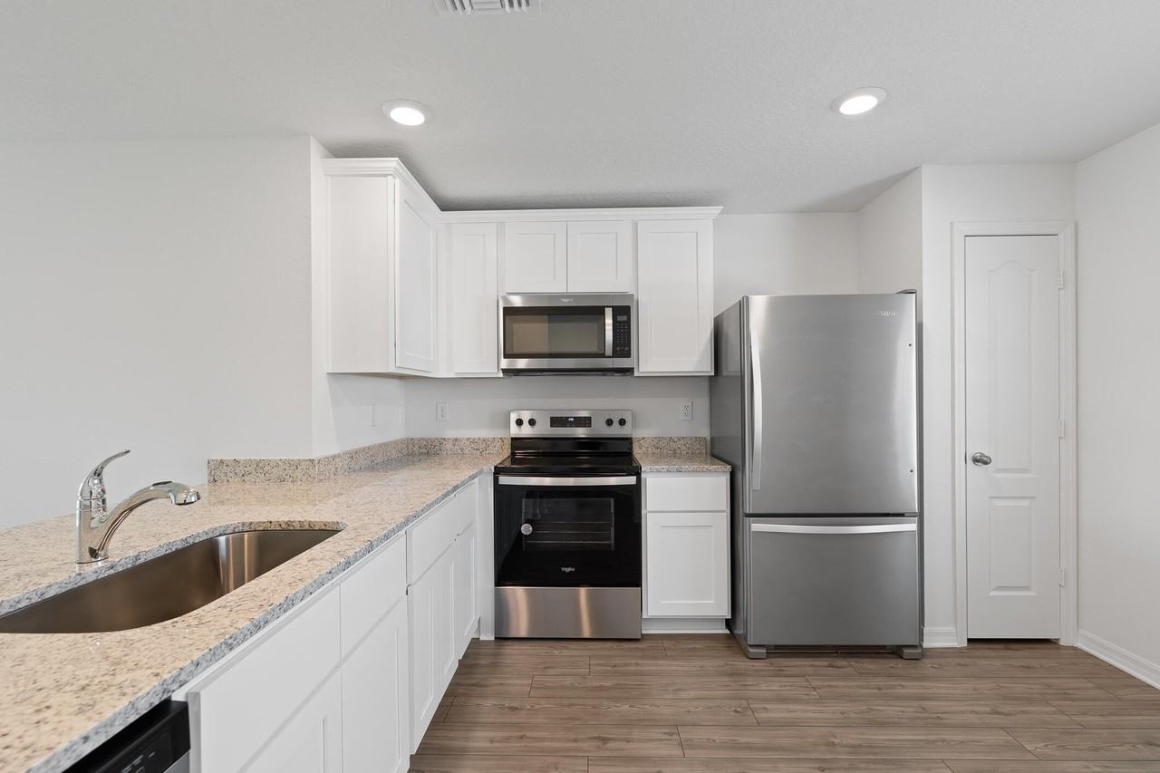 1597 Se Berkshire Blvd - Photo 5 of 38