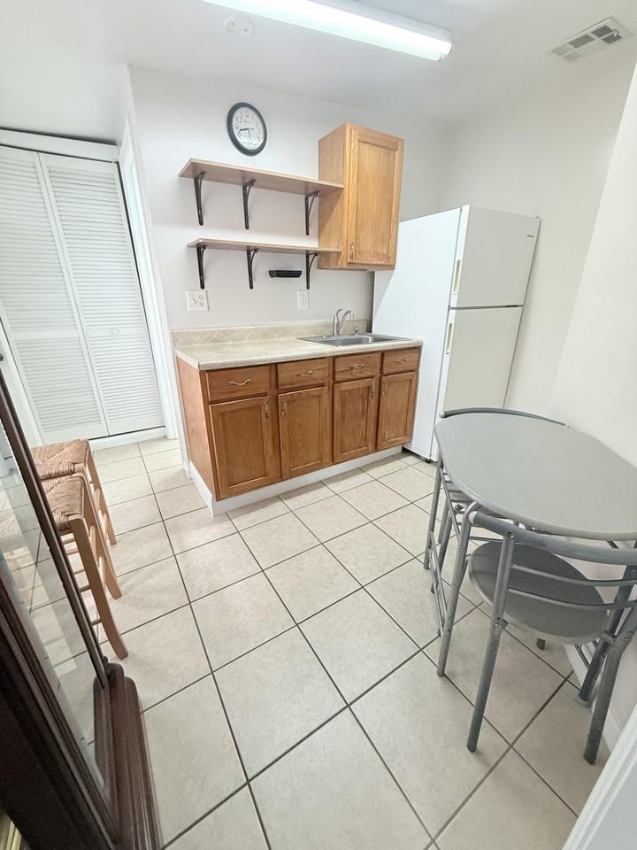 1503 Meridian Rd #A - Photo 5 of 8