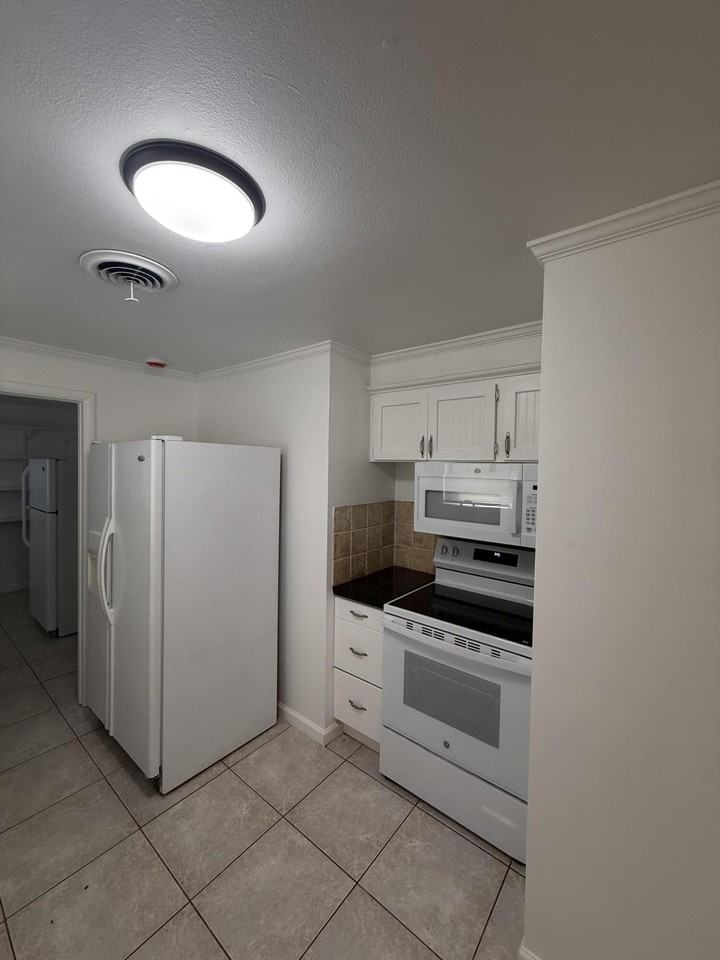 3750 Gull Rd - Photo 3 of 12