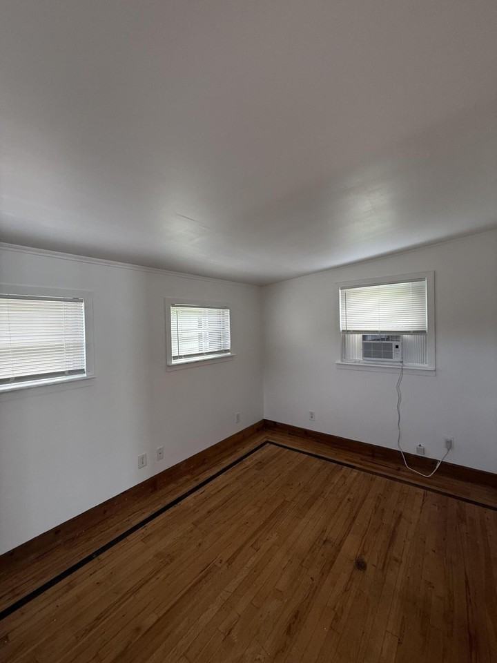 3750 Gull Rd - Photo 5 of 12
