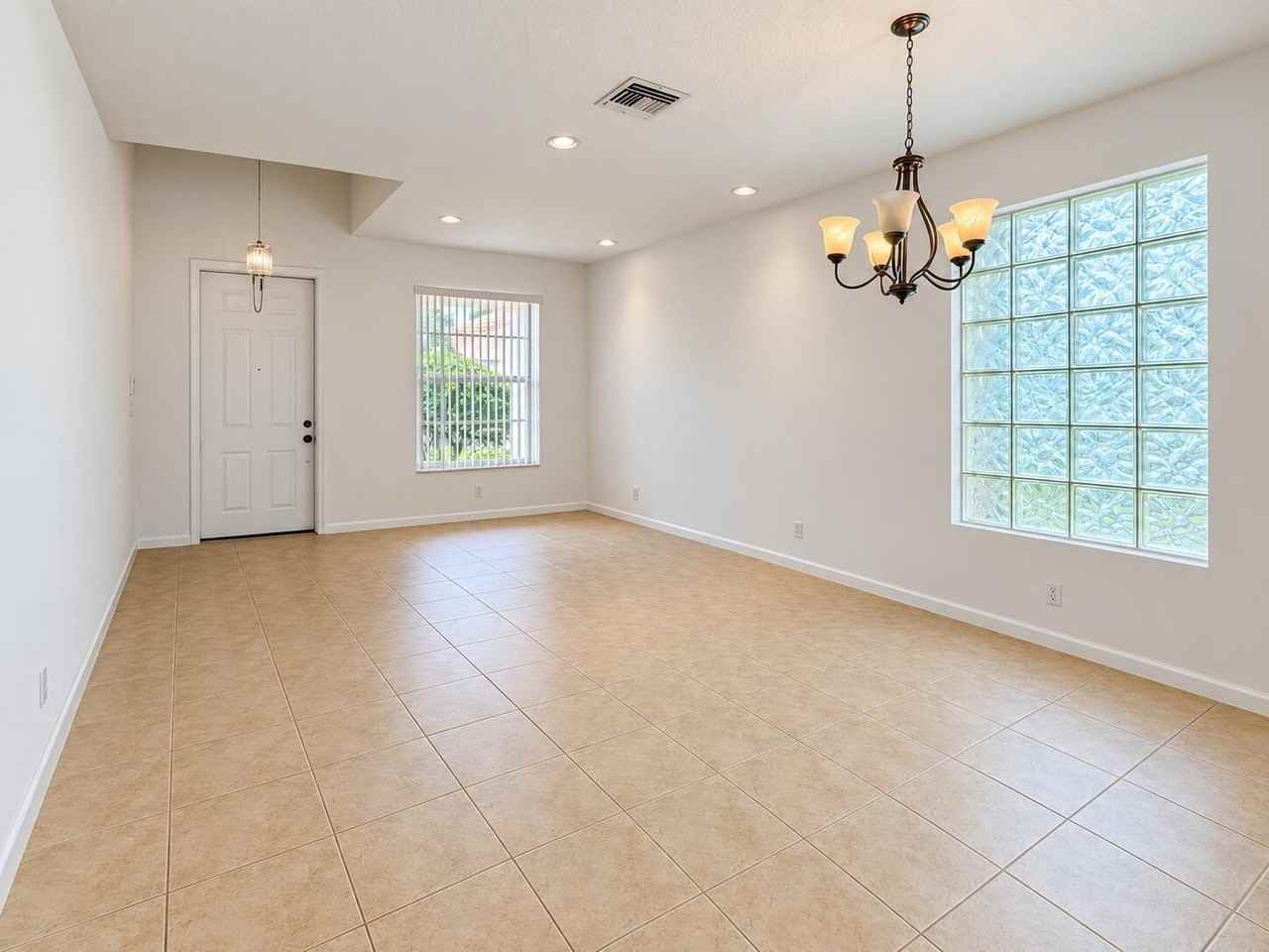 588 Belle Grove Ln - Photo 4 of 29