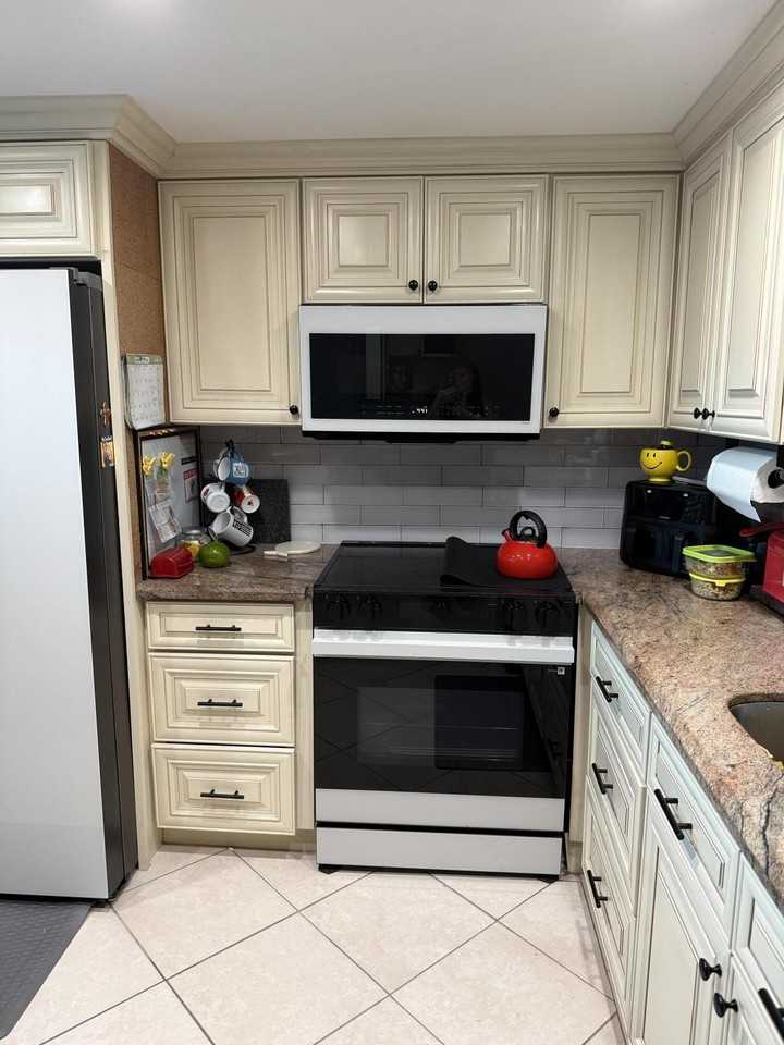 2402 Antigua Cir #G3 - Photo 3 of 50