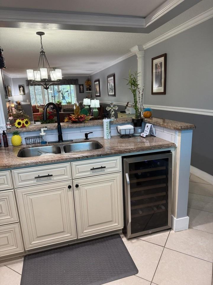 2402 Antigua Cir #G3 - Photo 5 of 50