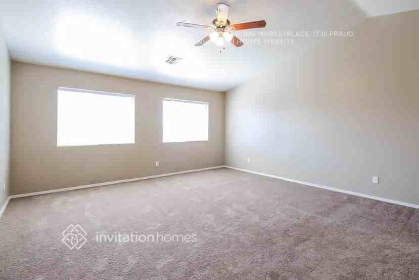 8421 W Miami St - Photo 6 of 20