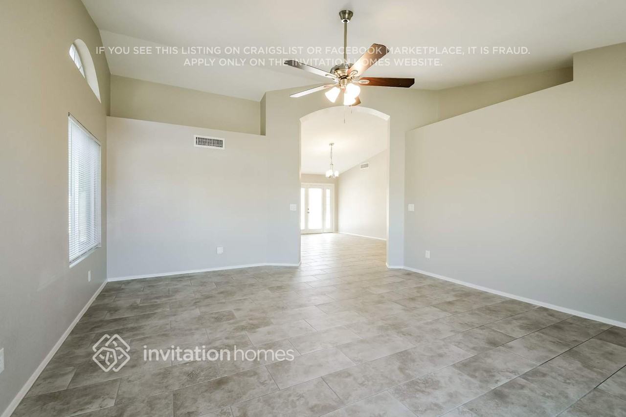 4415 W Creedance Blvd - Photo 4 of 16
