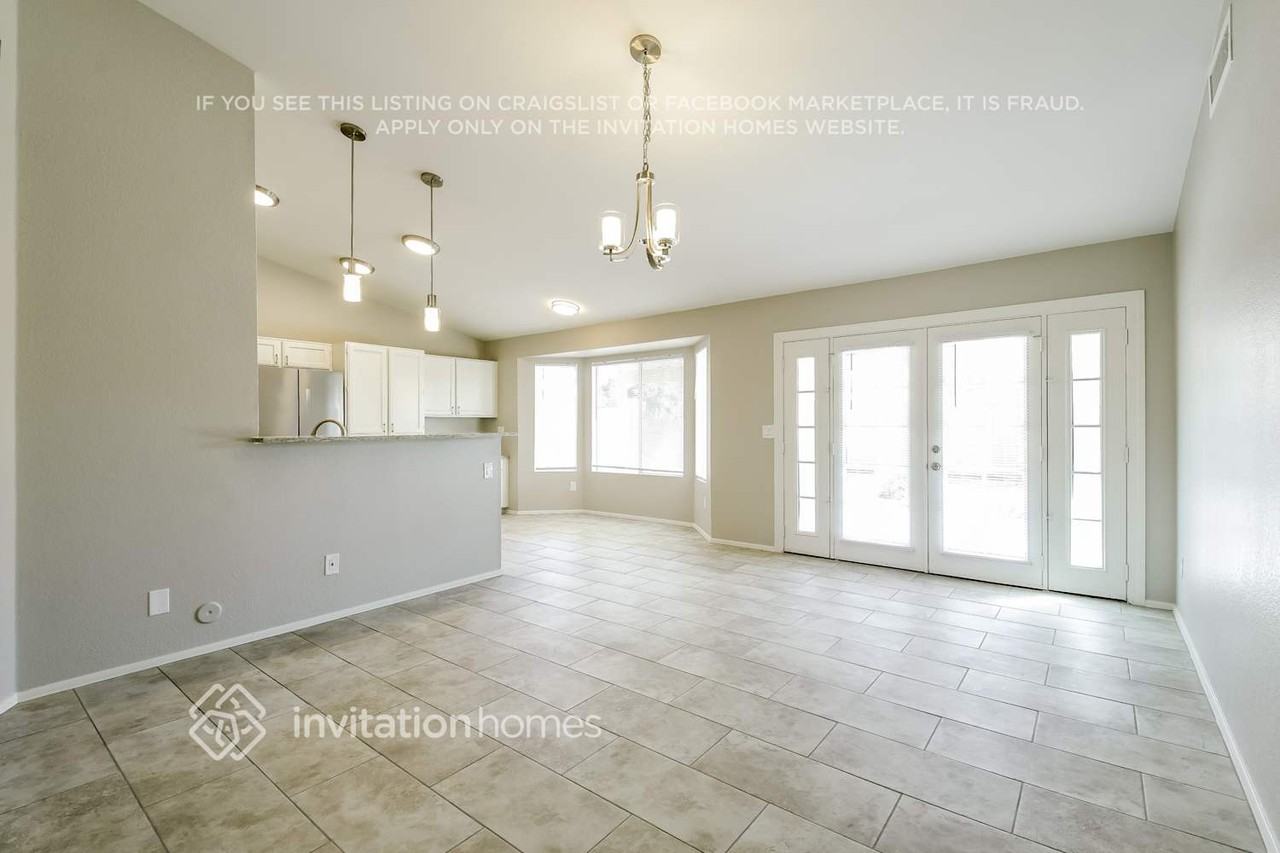 4415 W Creedance Blvd - Photo 5 of 16