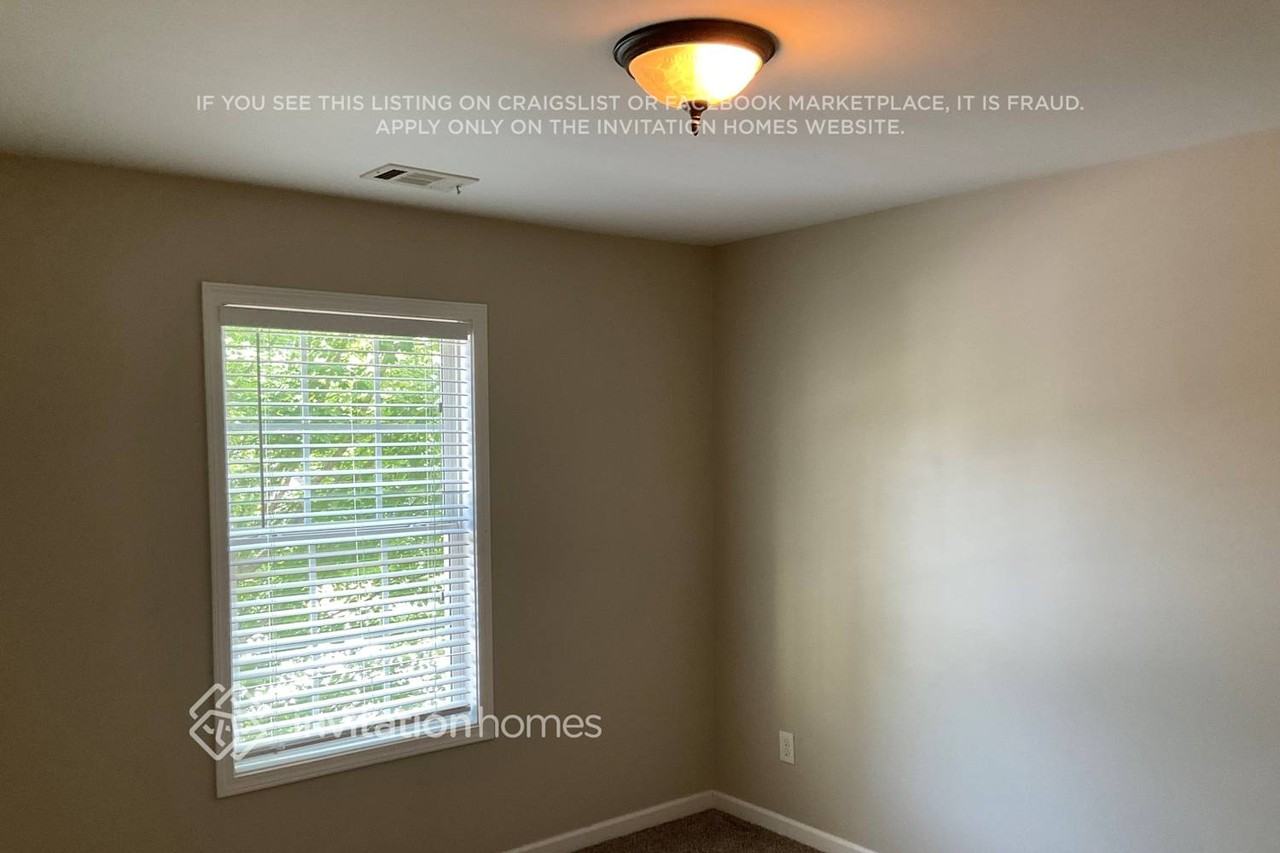 2423 Folsom St - Photo 2 of 6