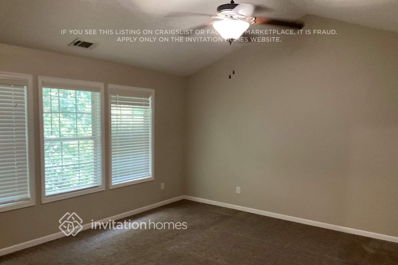 2423 Folsom St - Photo 3 of 6