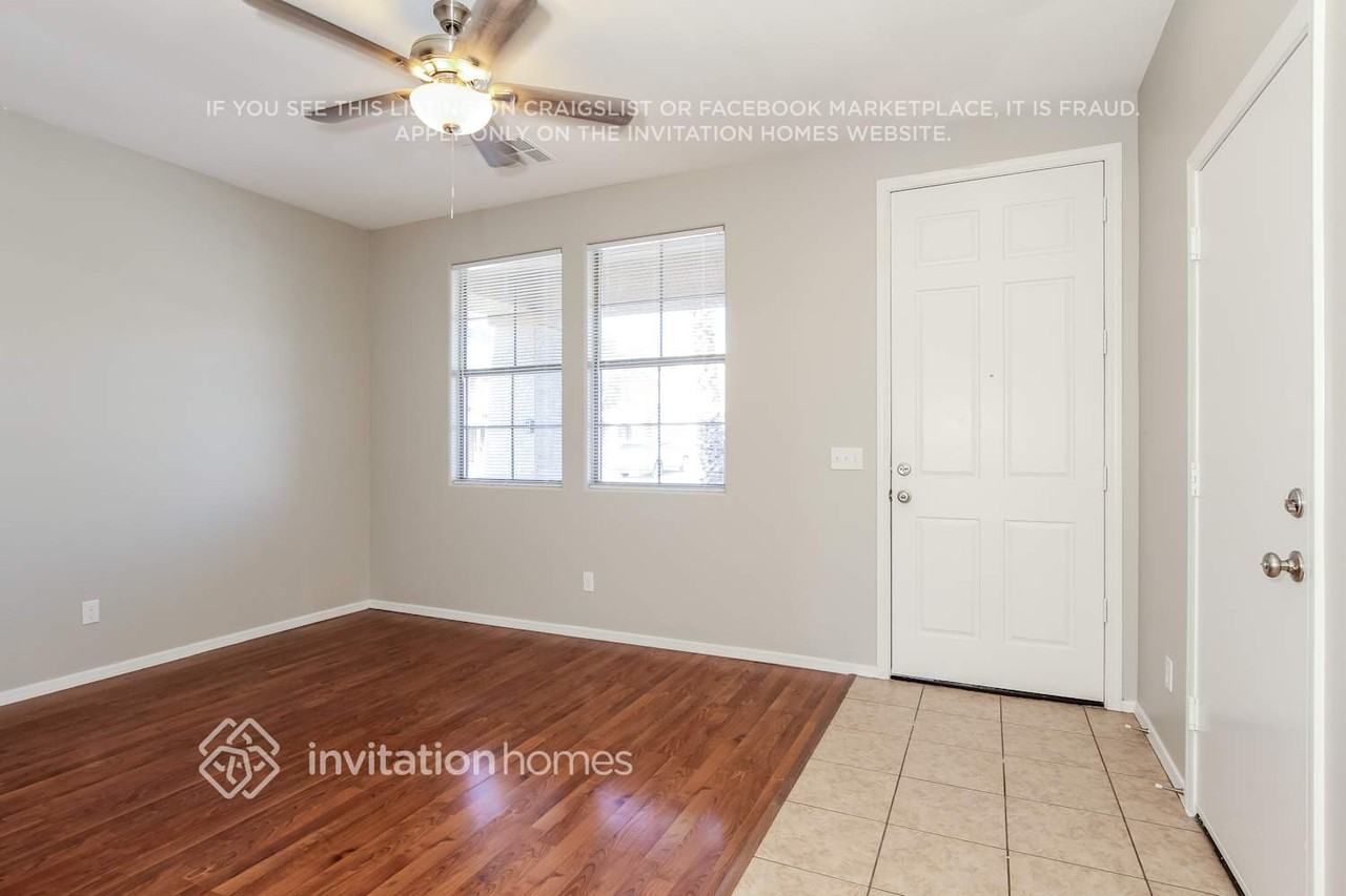 11727 W Foothill Ct - Photo 3 of 17