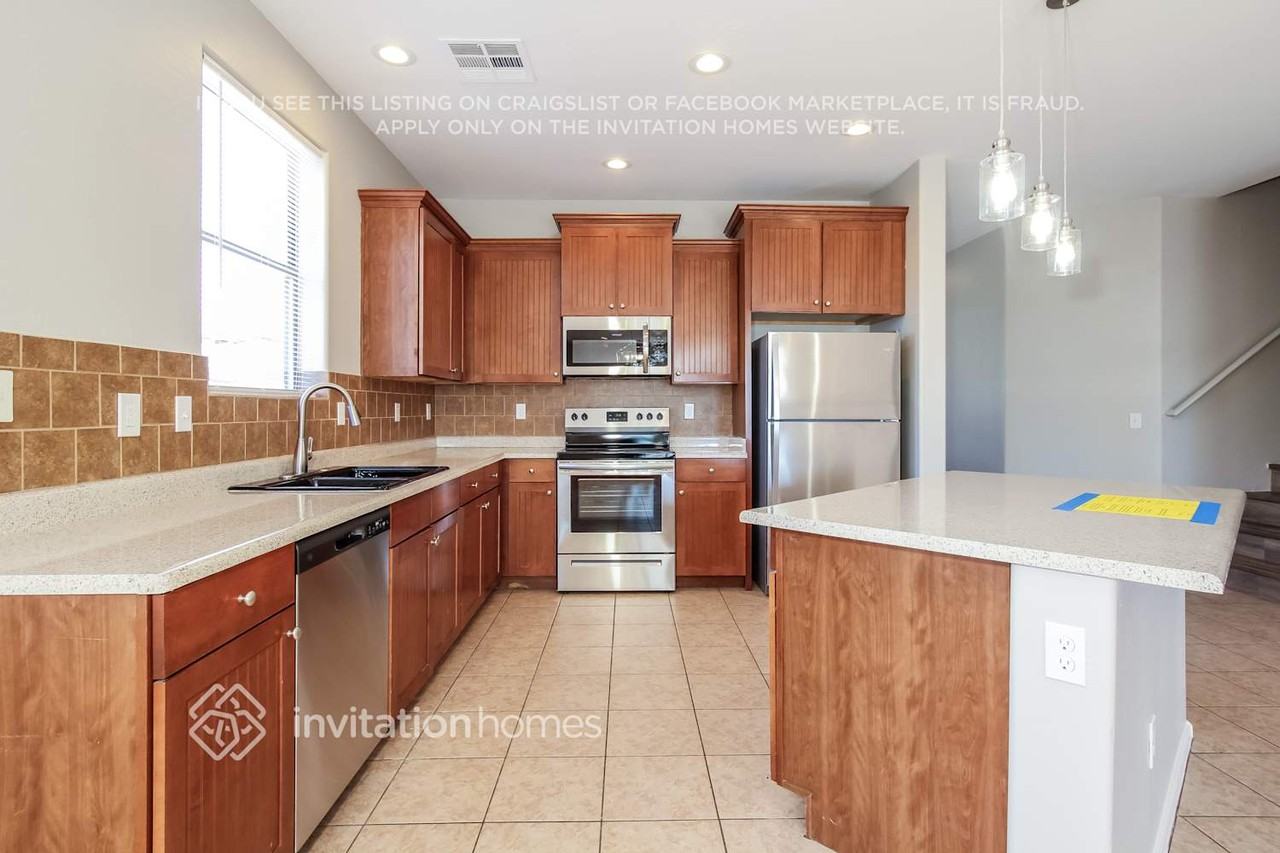11727 W Foothill Ct - Photo 7 of 17