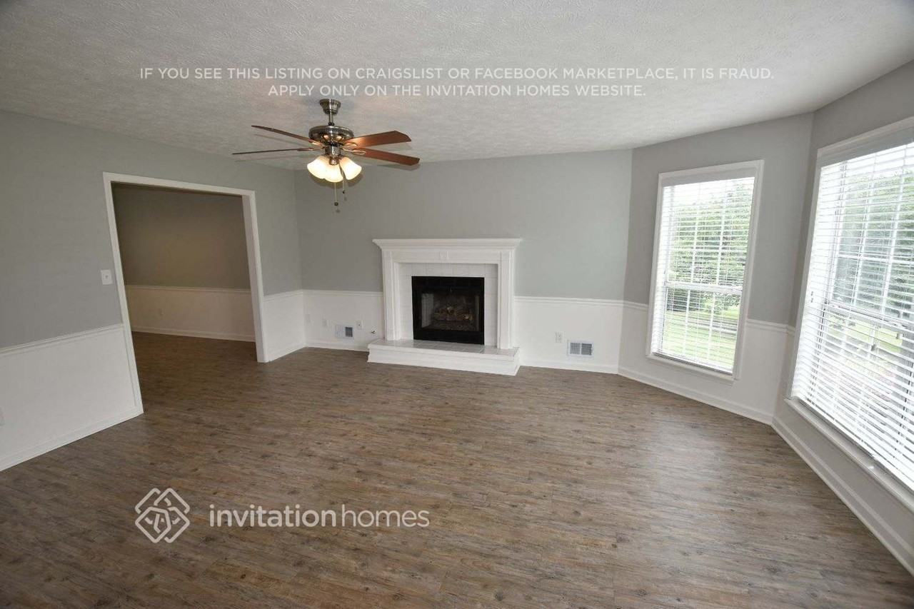 615 Ashton Manor Dr - Photo 2 of 13