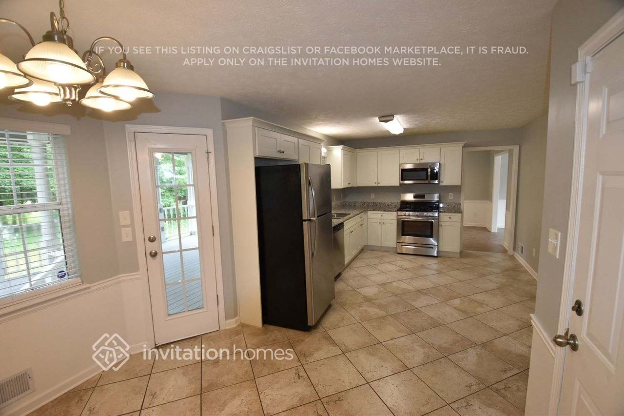 615 Ashton Manor Dr - Photo 5 of 13