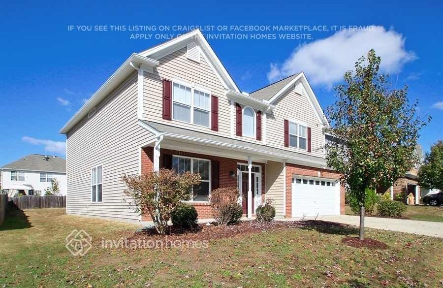 2119 Braedenfield Ln - Photo 2 of 16