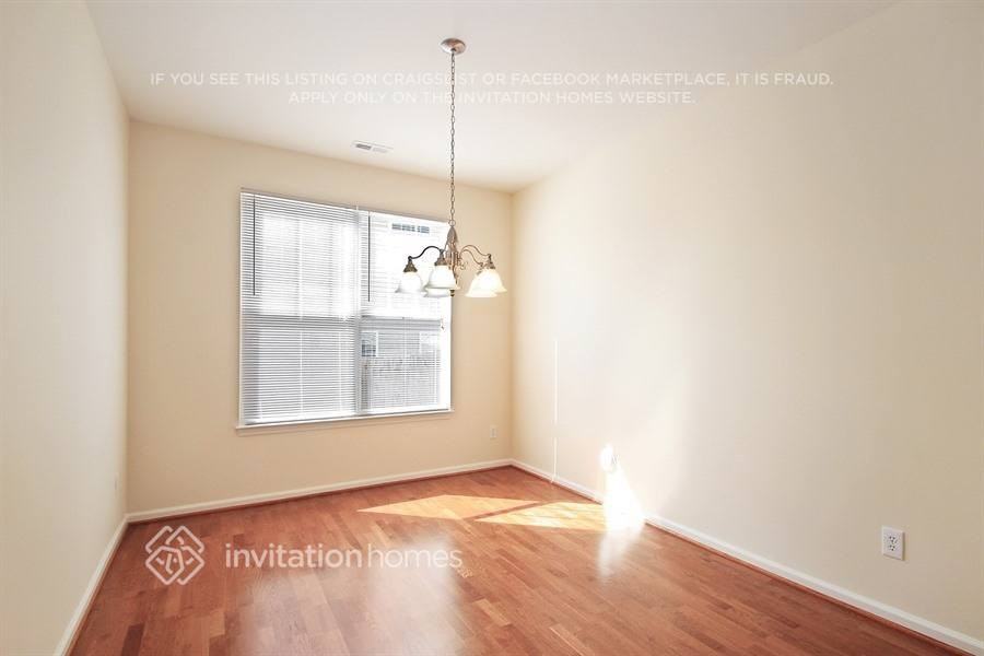 2119 Braedenfield Ln - Photo 7 of 16