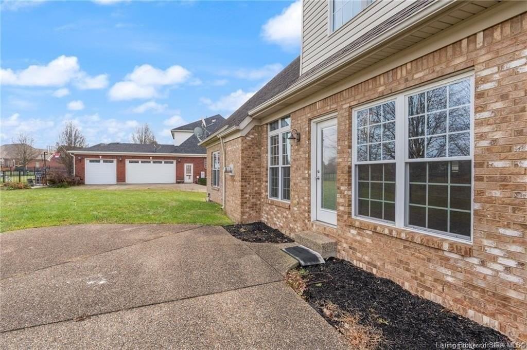 3028 Crystal Lake Dr - Photo 6 of 50