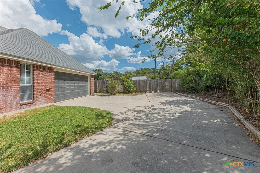 715 Paintbrush Dr - Photo 3 of 36