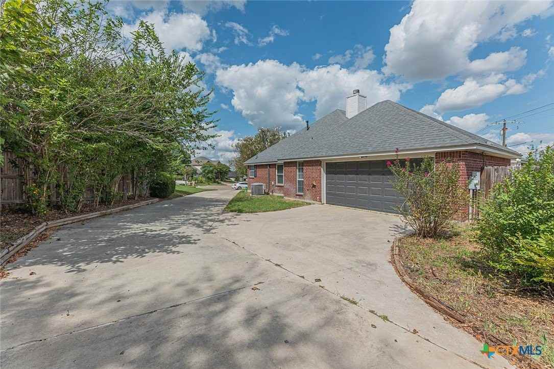 715 Paintbrush Dr - Photo 4 of 36