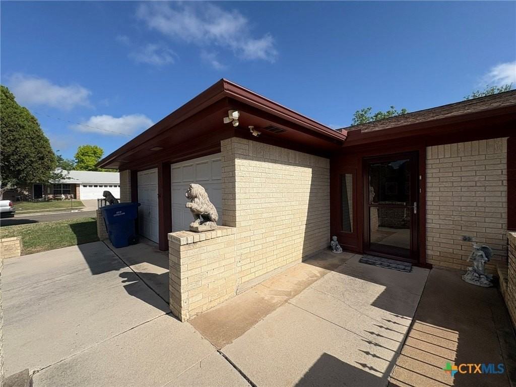 1613 Velma Ave - Photo 2 of 20