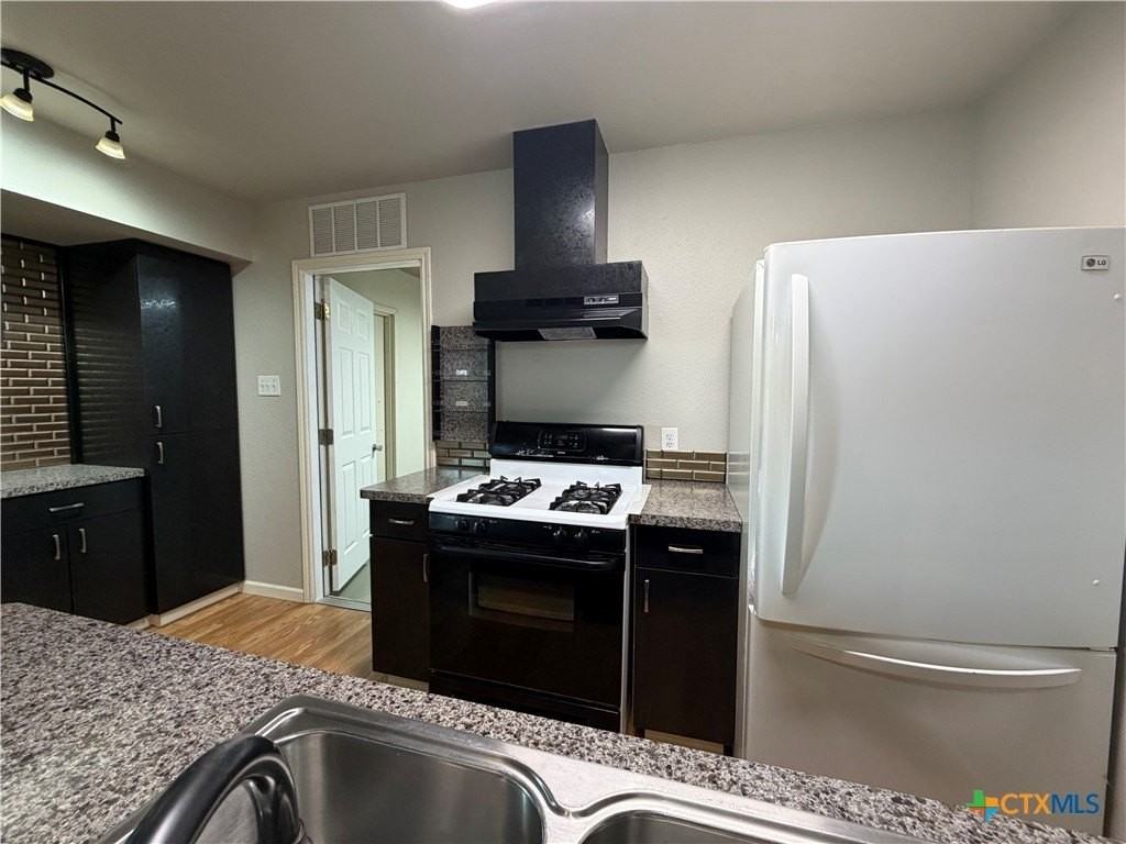 3205 Swan Dr - Photo 5 of 13