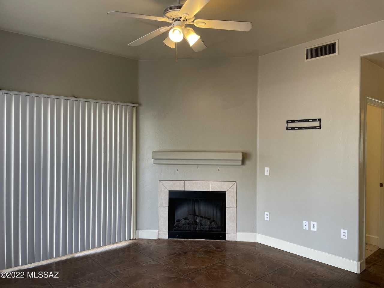 1049 N Pressyc Pl - Photo 4 of 21