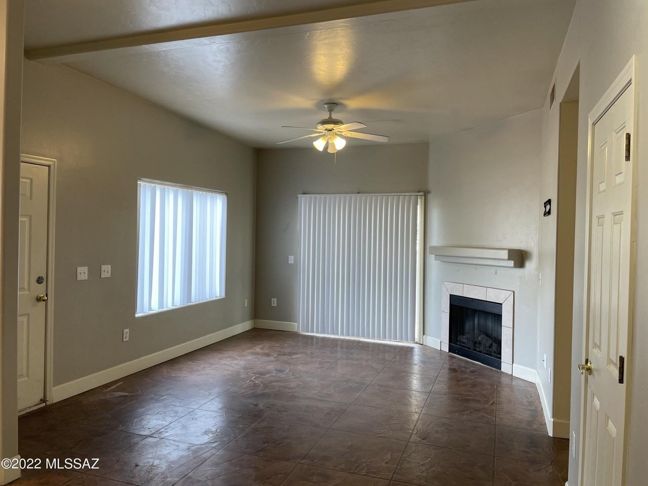 1049 N Pressyc Pl - Photo 6 of 21