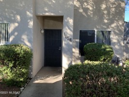 featured image of 1054 N Pressyc Pl