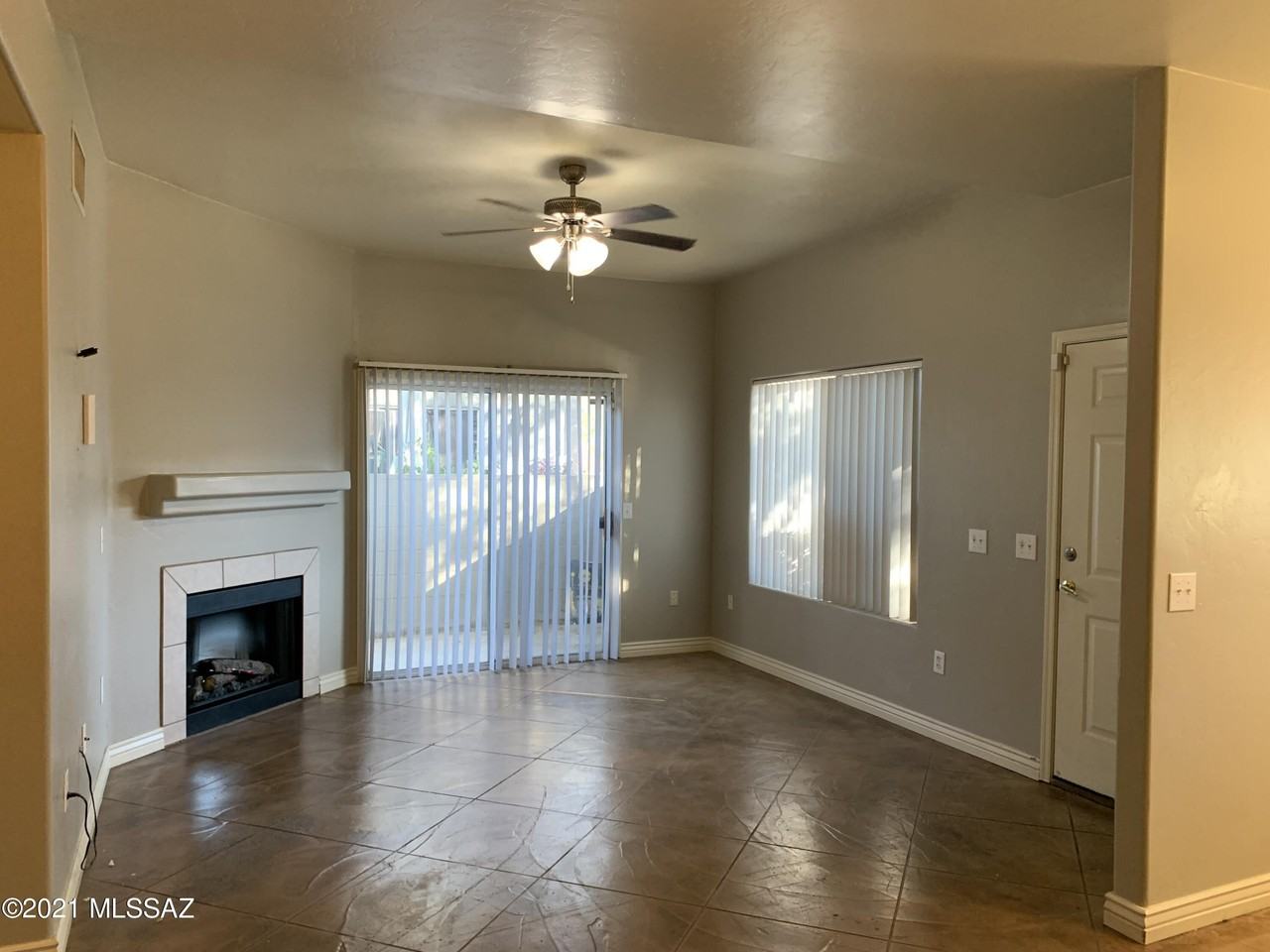 1054 N Pressyc Pl - Photo 5 of 25