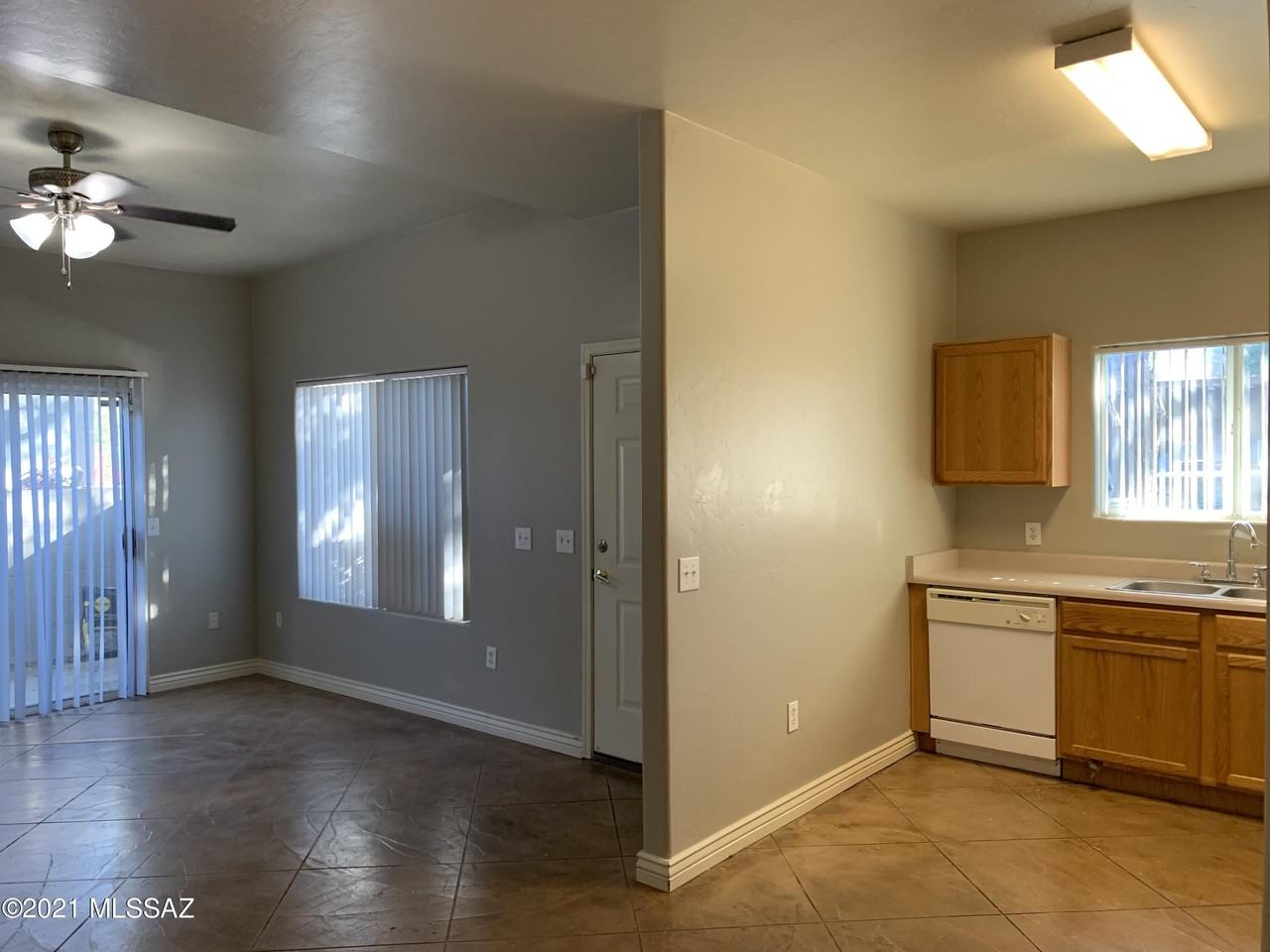1054 N Pressyc Pl - Photo 6 of 25