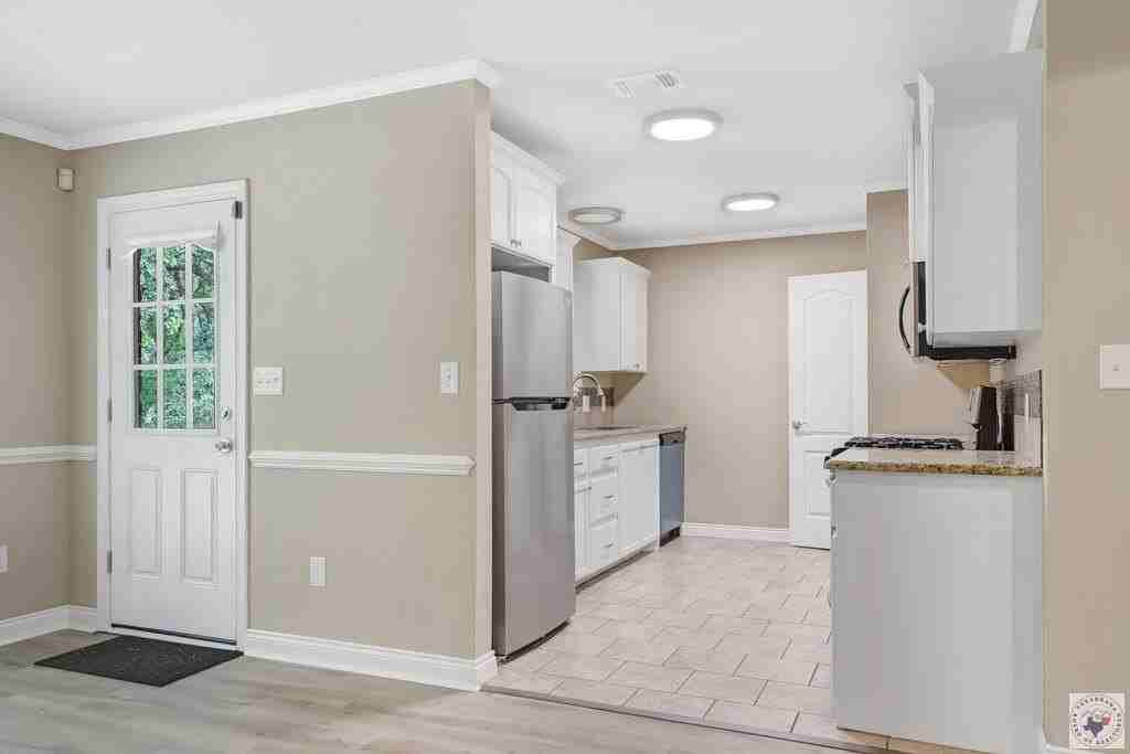 3408 Garrett Ln - Photo 6 of 20