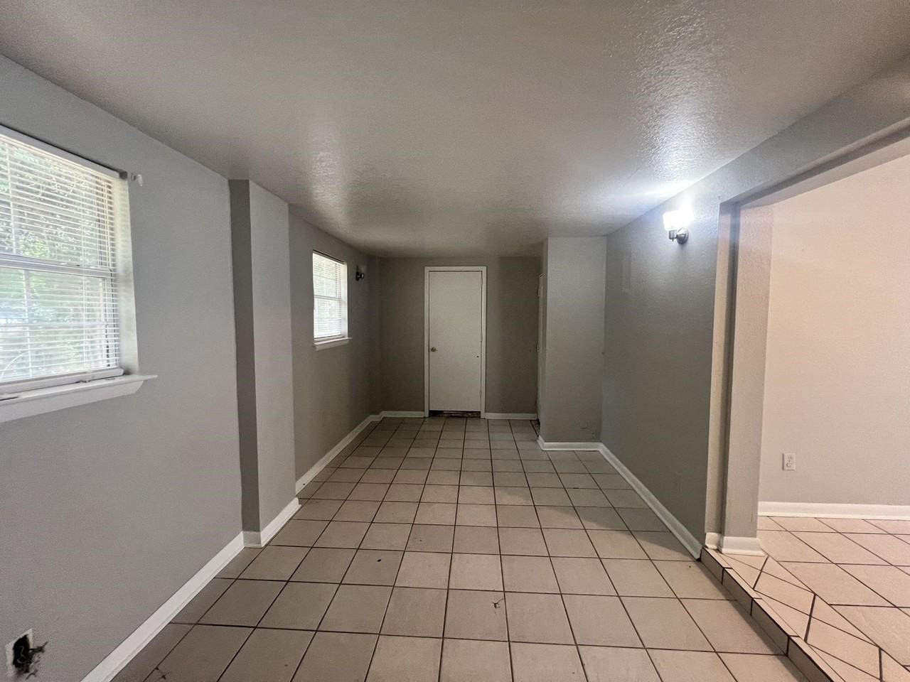 824 Cochran Dr - Photo 4 of 11